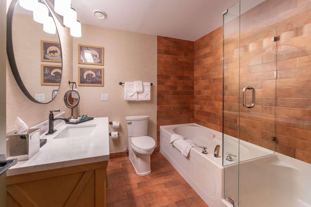 QJBB Designer Suite Canadiana Bathroom
