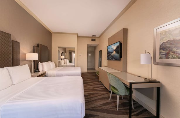 TNP Two Queen Beds with a Patio and Lakeview