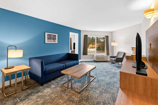 King Suite with Family Room