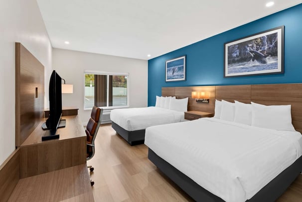 Double Queen with Walk-In-Shower