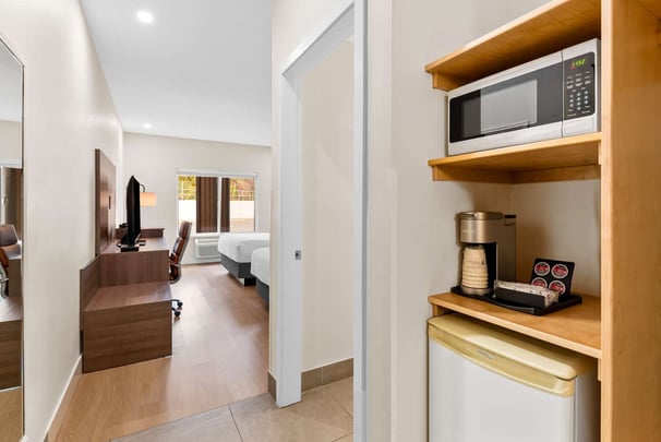 Double Queen with Walk-In-Shower