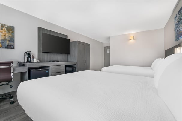 Double Queen Guest Room