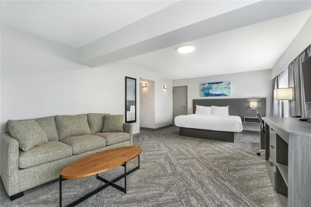 King Guest Room with Full Kitchen