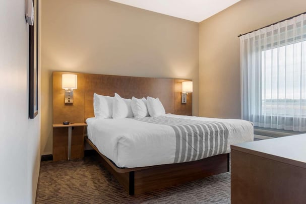 King Whirlpool Suite