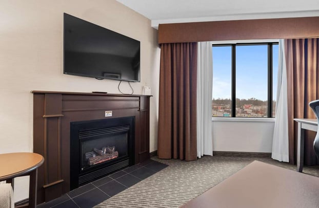 Room574 - K,QQG & K,TFY