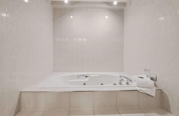 Room574 - K,QQG & K,TFY