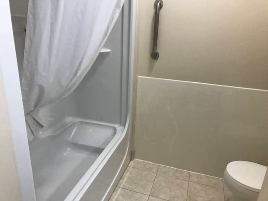 Suite Bathroom