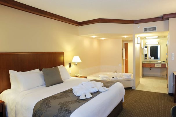 King Suite Jetted Tub