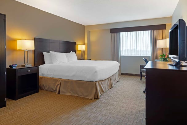 King Bed Standard & Accessible