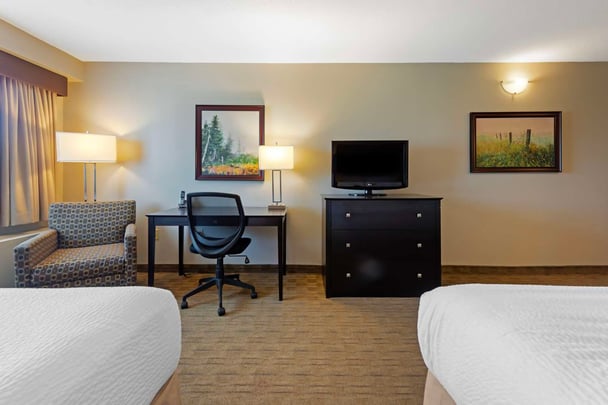 2 Queen Beds Standard & Pool View