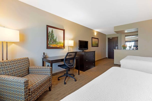 2 Queen Beds Standard & Pool View