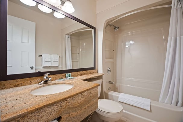 Queen Whirlpool Bath