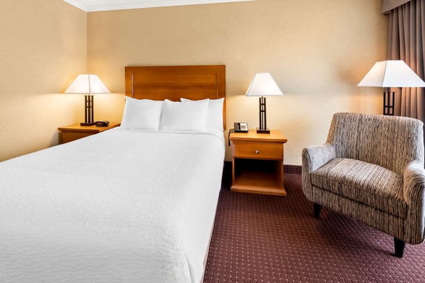 BW Plus ThunderBay ON Queen 2