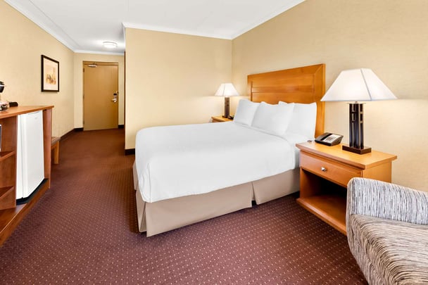 BW Plus ThunderBay ON Queen 2