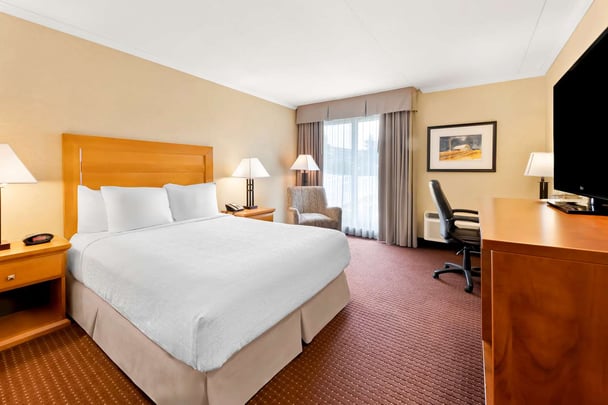 BW Plus ThunderBay ON Queen 2