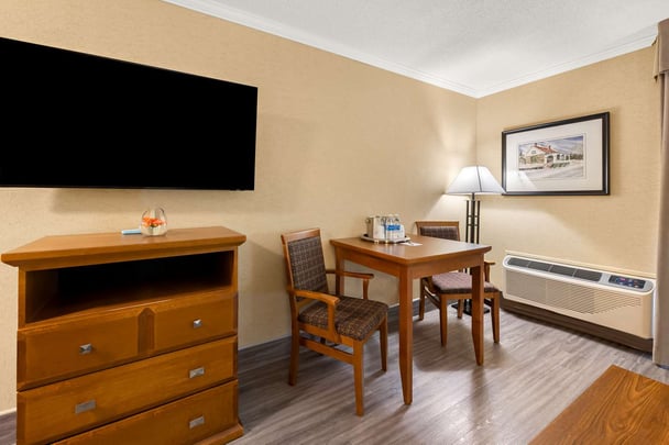 BW Plus ThunderBay ONDoubleSuite