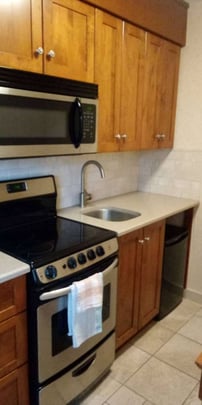 1 Queen Bed with Kitchenette and River View