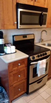 1 Queen Bed with Kitchenette and River View