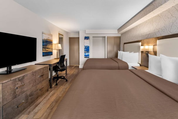 2 Queens Pet-Friendly