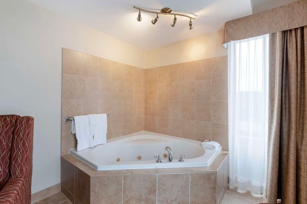 Jetted Tub & Fireplace | Suite-1 King Bed