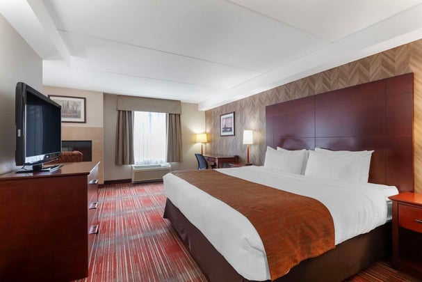 Jetted Tub & Fireplace | Suite-1 King Bed