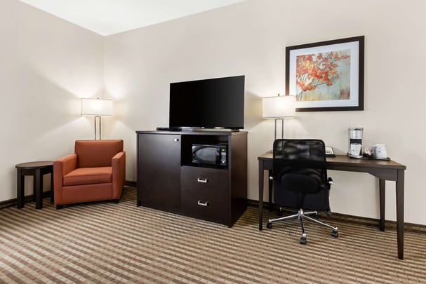 King Suite w/ Sofa Bed