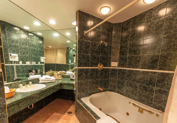 Dream Suite Bathroom