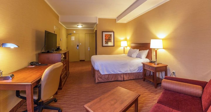 Resort Queen bedroom