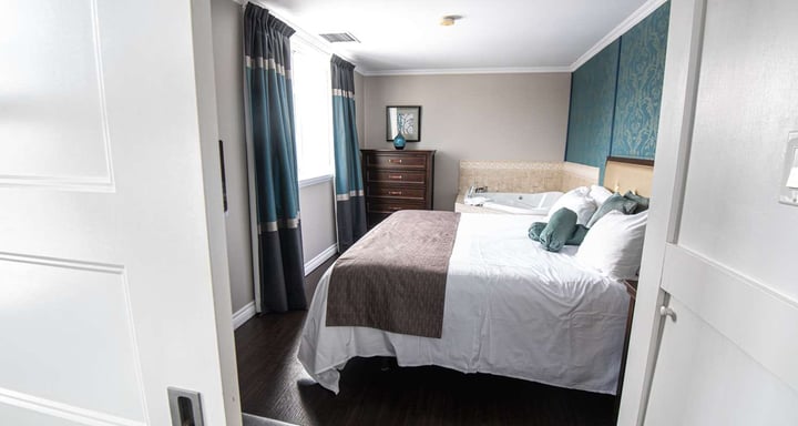 Premium Suite Bedroom