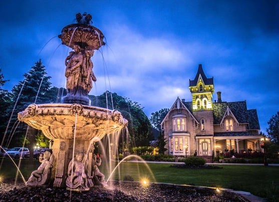 Elm Hurst Inn & Spa Exterior