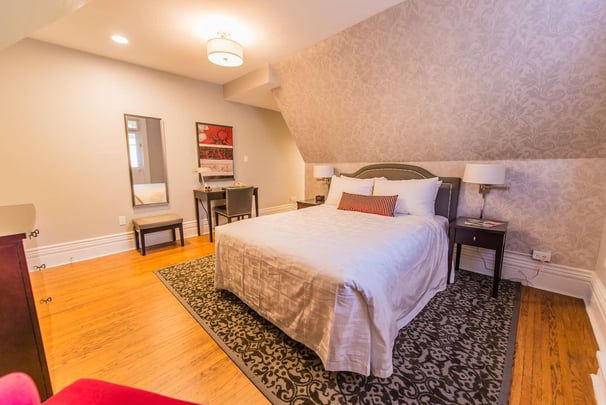 Courtyard Terrace Suite