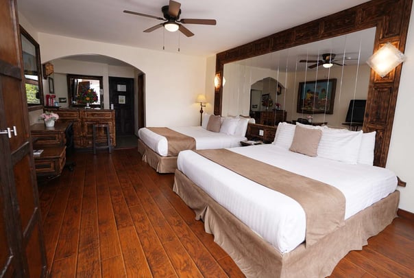 Standard room with 2 king beds