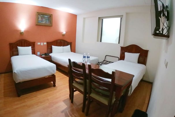 1 double , 2 twin bed non smoking