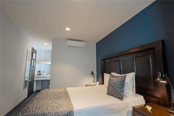 One Queen Bed