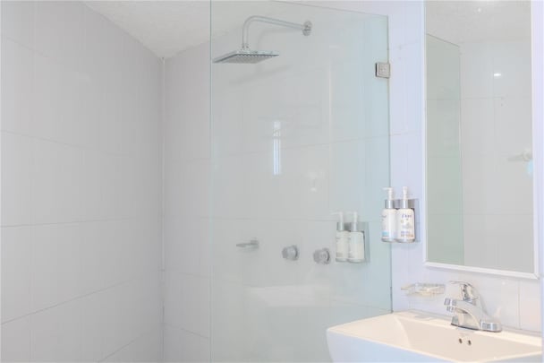 One King Bed Bathroom