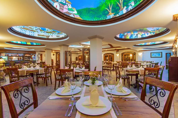 Las Cupulas Restaurant