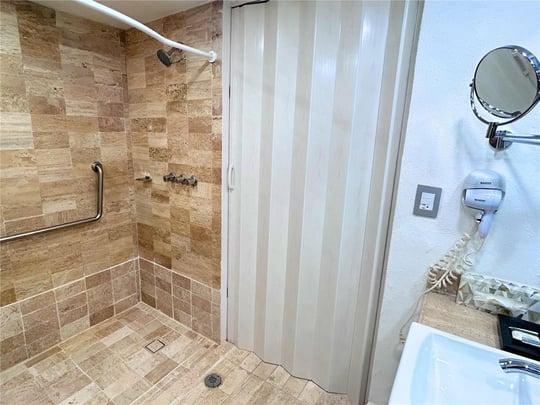 Two Queen Bed Accesible Bathroom