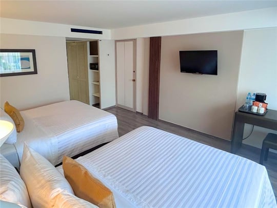 Two Queen Bed Accesible