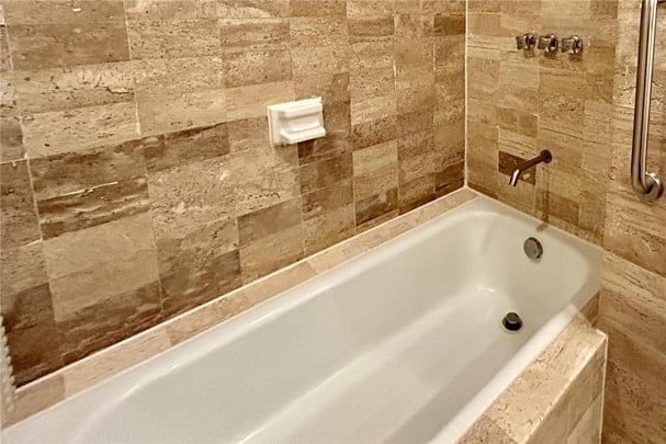 Junior Suite Upper Level Bathroom