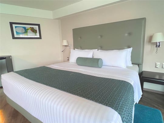 Junior Suite Upper Level