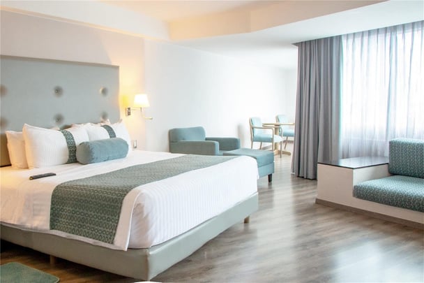 Junior Suite Upper Level