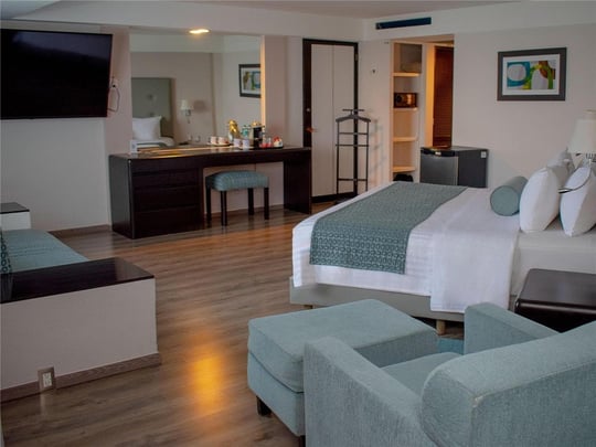 Junior Suite Upper Level