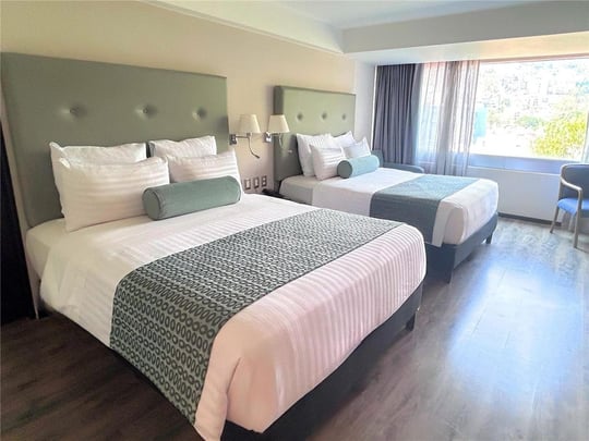 Double Suite Upper Level