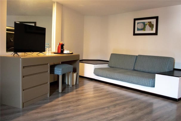 Double Suite Upper Level