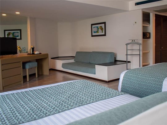 Double Suite Upper Level