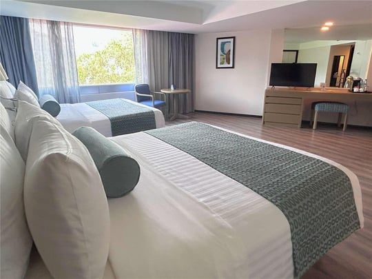 Double Suite Upper Level