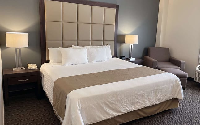 1 King bed non smoking