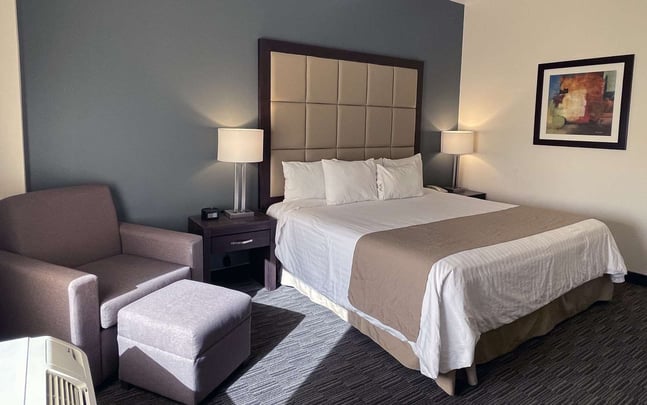 1 King bed non smoking