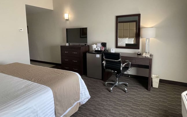 1 King bed non smoking