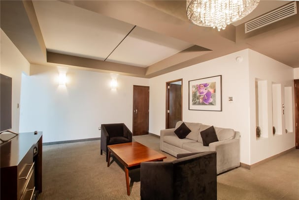 Master Suite One King Bed